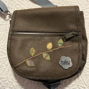 Haili purse with strap